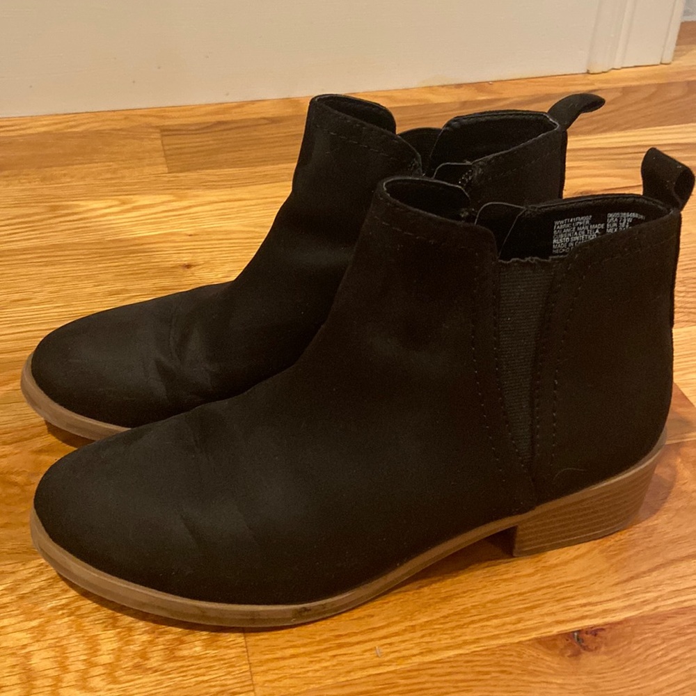 Cute black Time & Tru ankle boots.